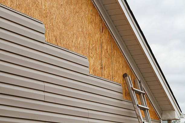 Professional Fiber Cement Siding technician working in Stony Point, NC